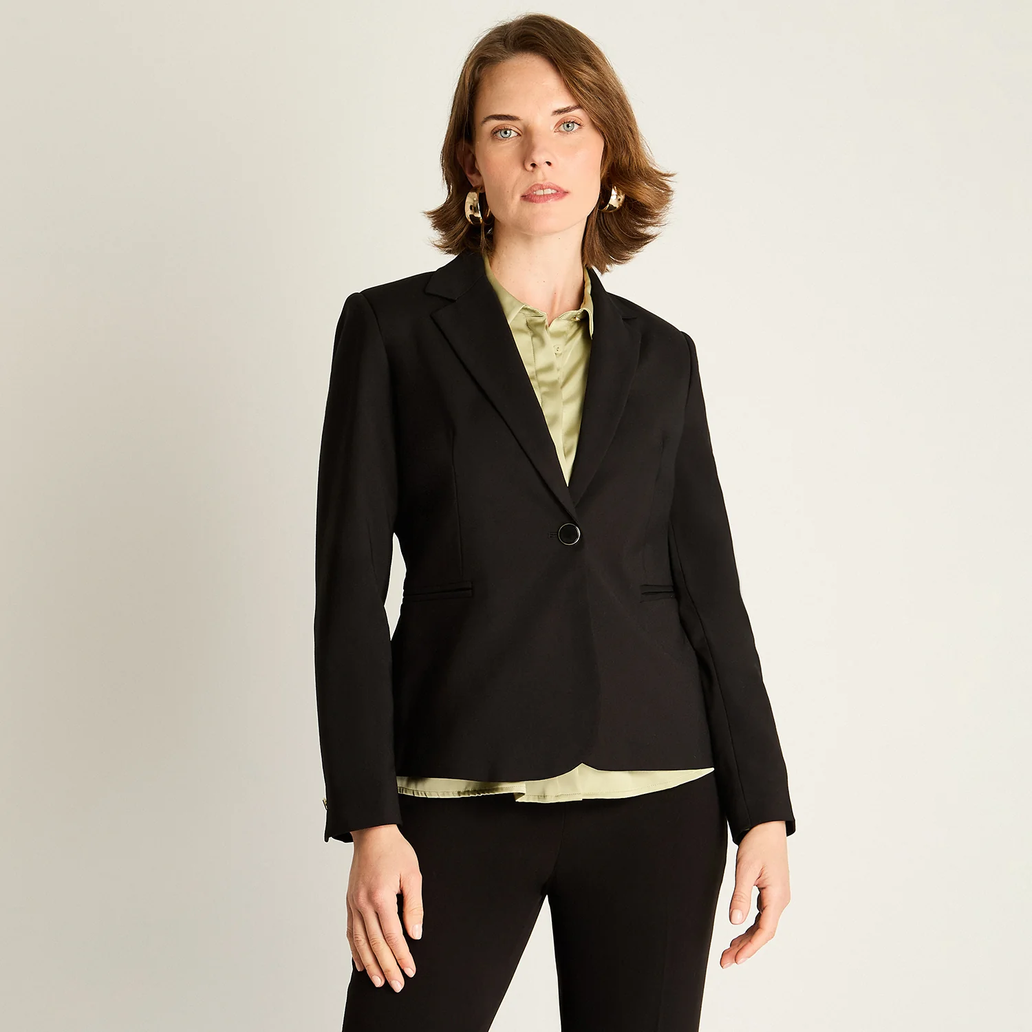 Blazer Negro de Corte Clásico