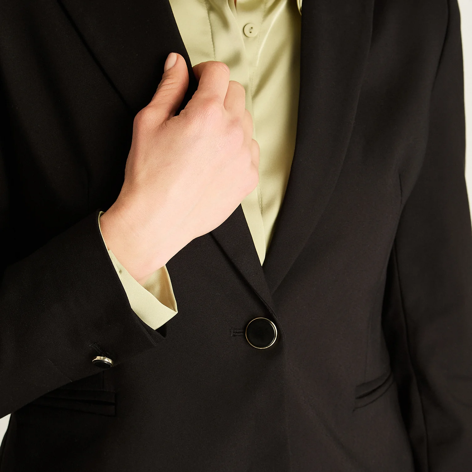 Blazer Negro de Corte Clásico - Imagen 3